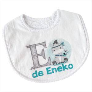 babero inicial personalizado