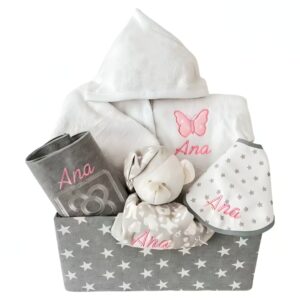 canastilla recién nacido personalizada con albornoz