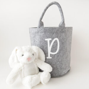 Cesto personalizadoc on inicial de fieltro