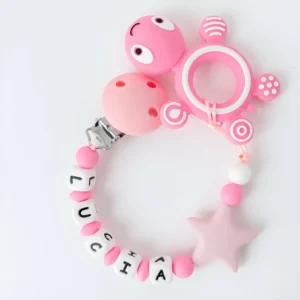 Chupetero de silicona rosa personalizado con el nombre de Lucia