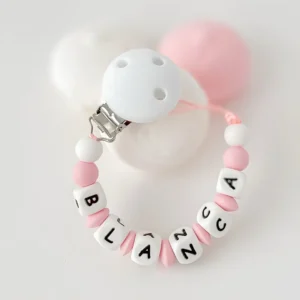 chupetero de silicona blanco personalizado con el nombre de Blanca