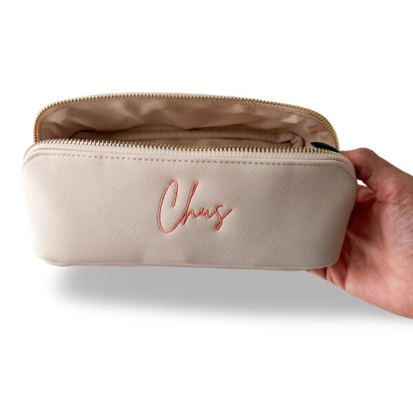Cocholate | Regalos para Black Friday neceser para maquillaje plano, ideal para llevar en el bolso, personalizado con iniciales