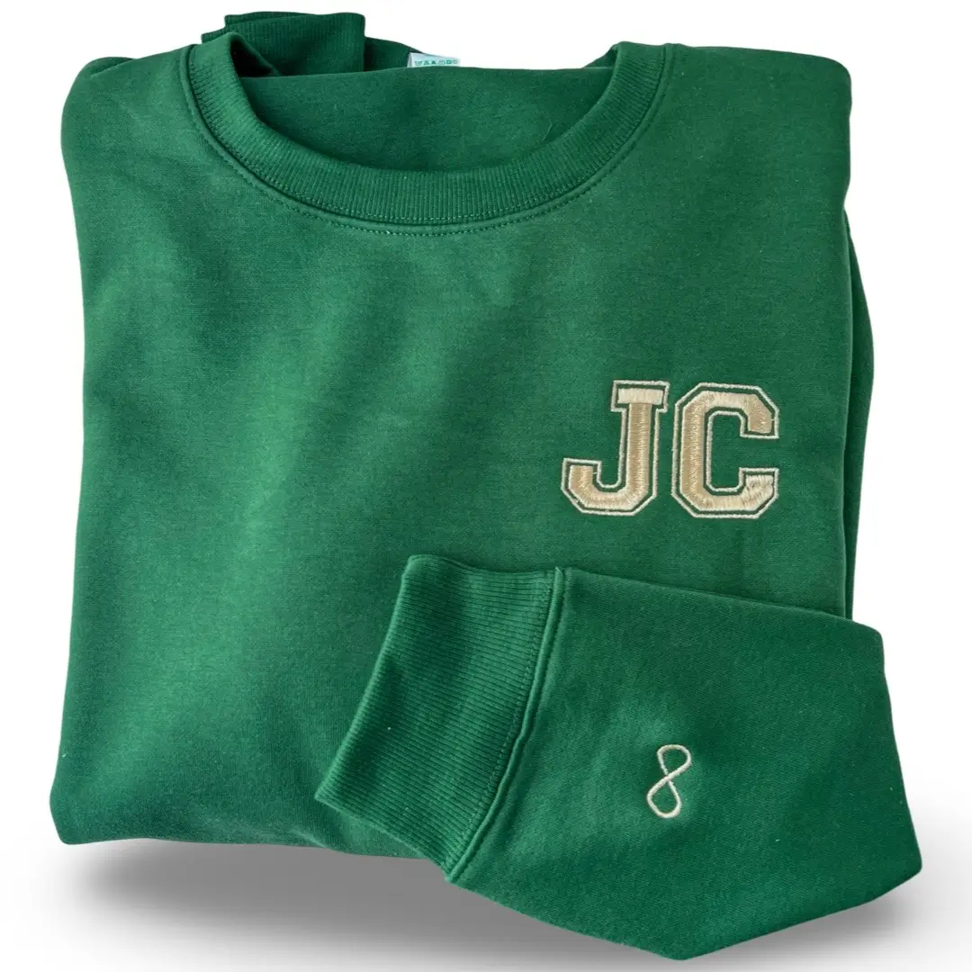 Cocholate | Sudadera bordada con inicial en relieve, love sudadera personalizada con iniciales bordadas en relieve y un símbolo infinito en la manga