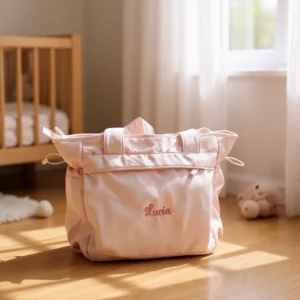 Bolsa de maternidad personalizada con el nombre de Lucía