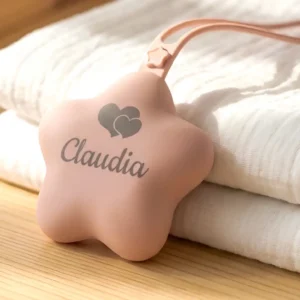 Caja para chupoetes personalizada con el nombre de Claudia